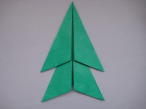 クリスマスツリーの折り紙 平面の折り方 簡単に幼児でもかわいい11月 12月の飾り付けが作れます ママと子供のｈａｐｐｙ ｌｉｆｅ