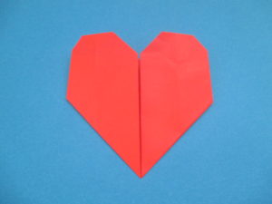 折り紙でハートの手紙の折り方 超簡単 かわいい バレンタインに3歳児や幼稚園や保育園の保育の製作にもおすすめです ママと子供のｈａｐｐｙ ｌｉｆｅ