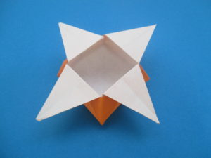 両面折り紙で作れるもの 簡単な折り紙で節分の箱の作り方 かわいい豆入れやゴミ箱の台形の折り方 ママと子供のｈａｐｐｙ ｌｉｆｅ