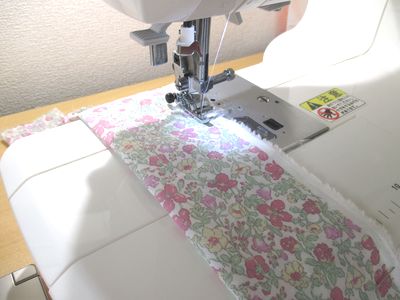 シュシュの作り方 簡単に10分で完成 手縫いでも手作りできます ママと子供のｈａｐｐｙ ｌｉｆｅ