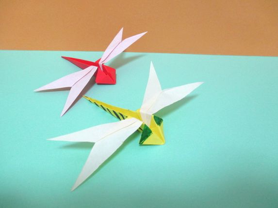 折り紙でトンボの折り方 簡単に幼稚園の子どもでも作れます ママ