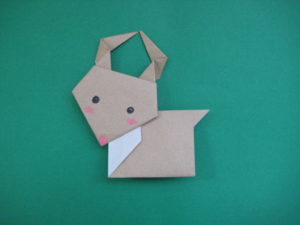 トナカイの折り紙 簡単で3歳児でも折れるかわいい平面のクリスマス飾りです 12月の保育の製作にも最適です ママと子供のｈａｐｐｙ ｌｉｆｅ