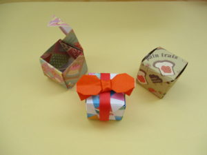 折り紙で箱の作り方 ふた付きの箱を簡単に折り紙1枚で折ったよ ママと子供のｈａｐｐｙ ｌｉｆｅ