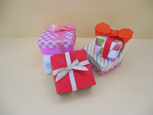 折り紙で箱の作り方 簡単でかわいい入れ物の折り方17選 ママと子供