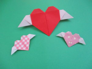 折り紙で羽根つきハートの折り方 簡単に幼稚園の子供でもできる作り方 幼児の保育の製作にも最適です バレンタインや母の日のプレゼントにも ママと子供のｈａｐｐｙ ｌｉｆｅ
