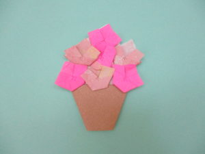 折り紙で植木鉢の折り方 簡単に平面の鉢が完成 ママと子供のｈａｐｐｙ ｌｉｆｅ