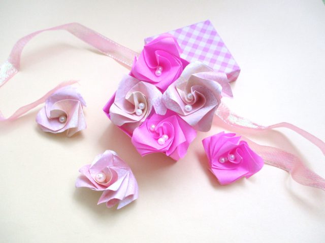折り紙でバラの折り方 簡単に立体のバラを折ってみよう