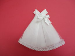 折り紙でドレスの折り方 簡単かわいく折ってプレゼントにも ママと子供のｈａｐｐｙ ｌｉｆｅ