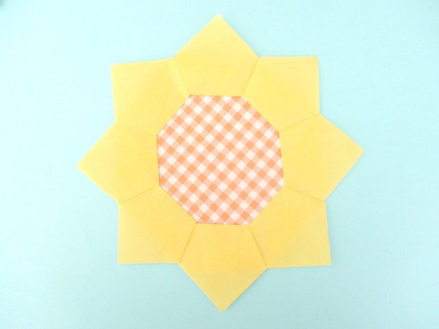 ひまわりの折り紙 子どもでも簡単な折り方 平面の向日葵の作り方 ママと子供のｈａｐｐｙ ｌｉｆｅ
