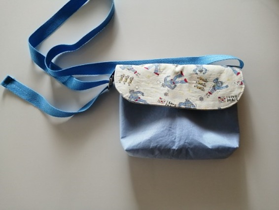 子供用斜めがけバッグの作り方。簡単に蓋付きのポシェット(ミニ